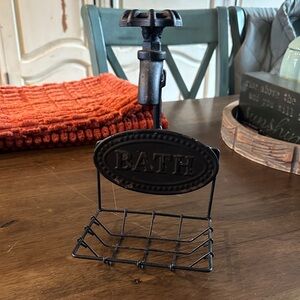 Super cute vintage soap holder